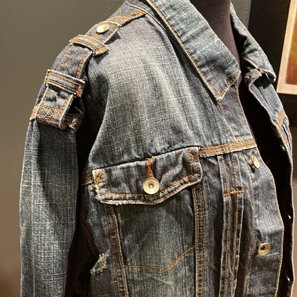 Rocawear lightly distressed embroidered back logo contrasting front denim jacket - Picture 4 of 9